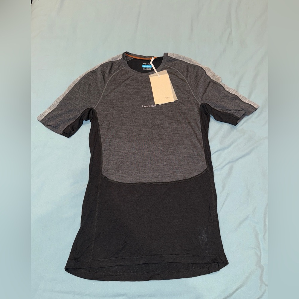 NWT Icebreaker Men's 125 ZoneKnit™ Short Sleeve Crewe Thermal Top size small